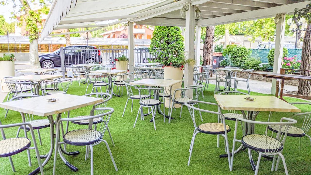 Hotel Explorer Cervia Exterior foto